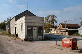 Ex-gas station, Colony, Kansas