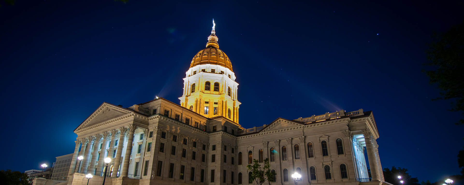 Topeka capitol building at night