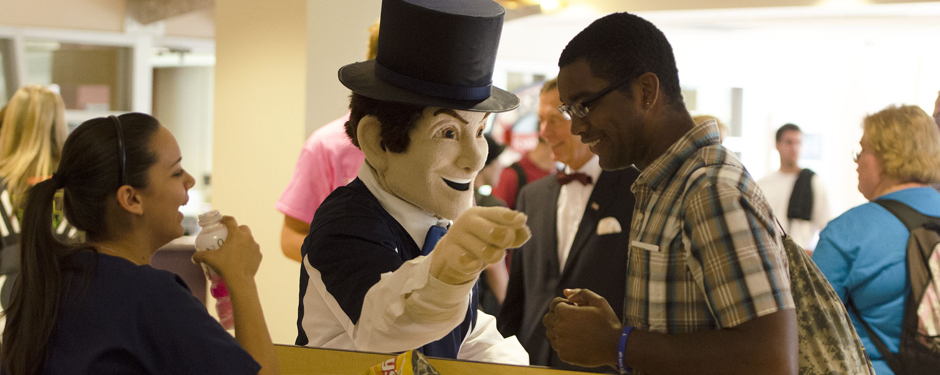 students with Ichabod mascot