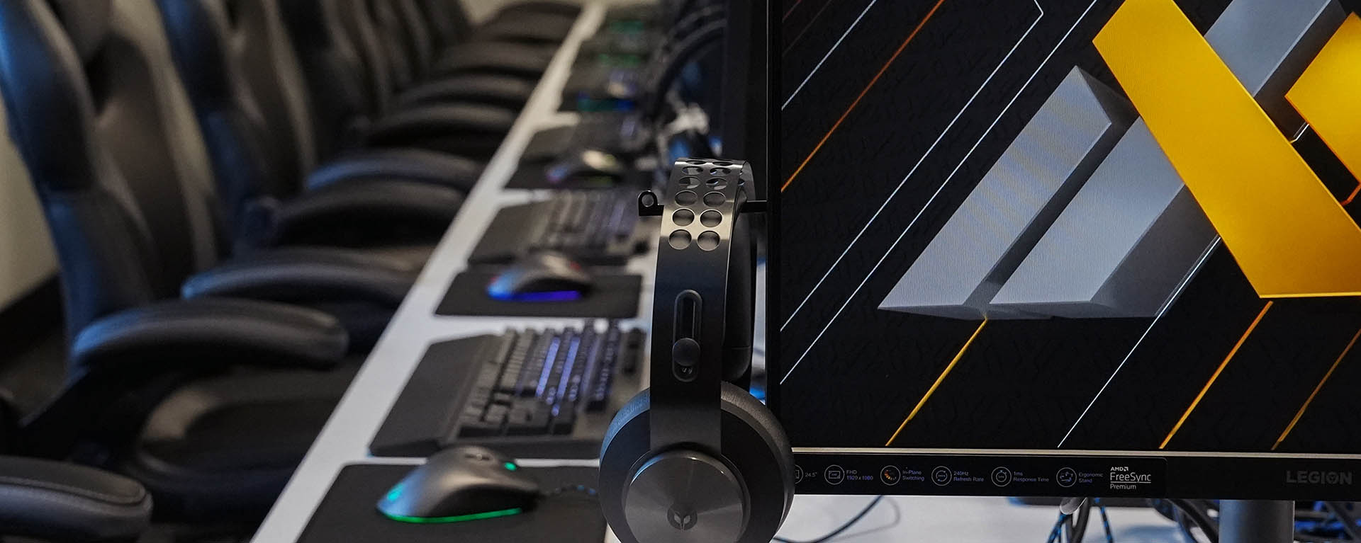 Gaming computers with headphones