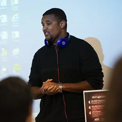lecturer in Entrepreneurship class